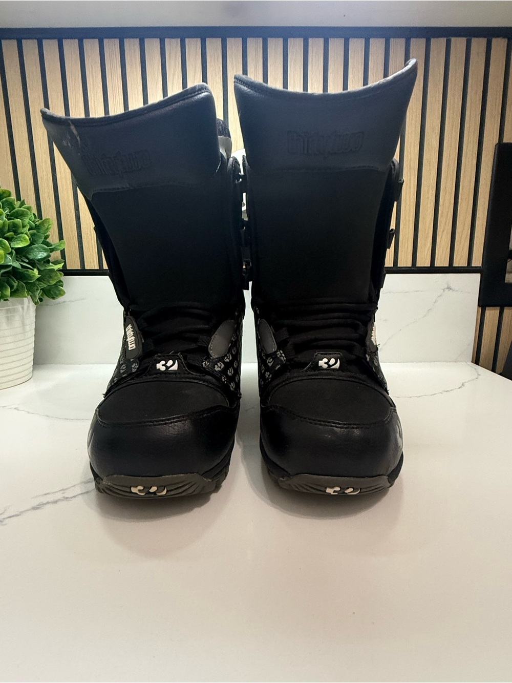 Black Men's Snowboard Boots